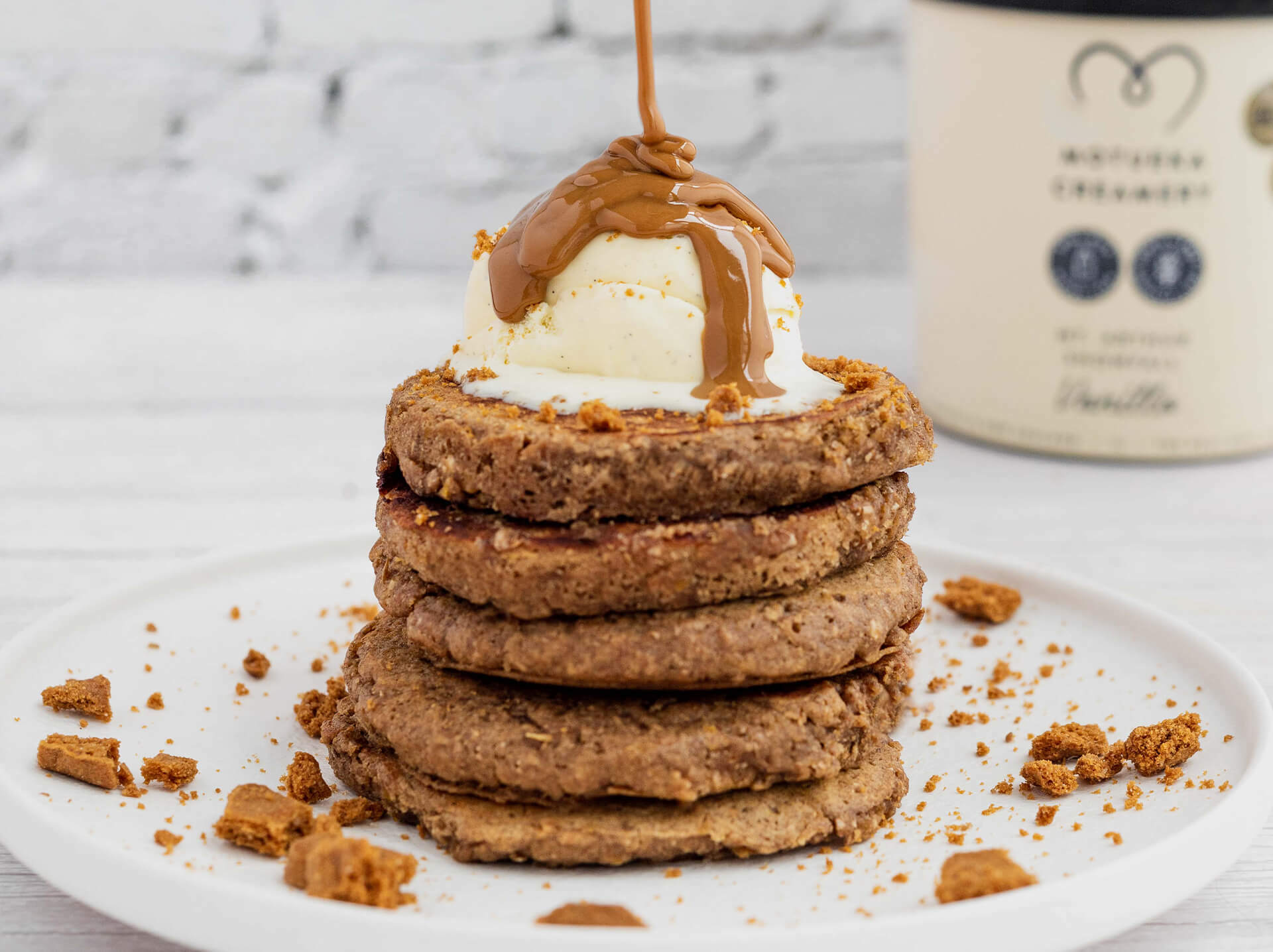 GINGERBREAD PANCAKES WITH BISCOFF SAUCE