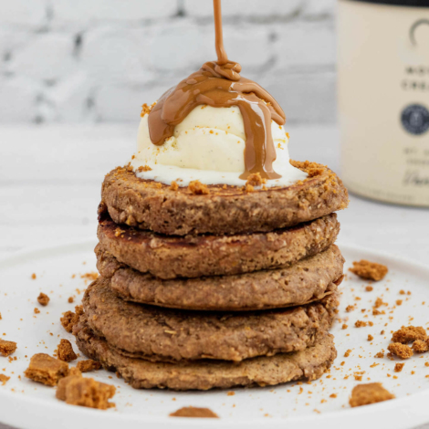 GINGERBREAD PANCAKES WITH BISCOFF SAUCE
